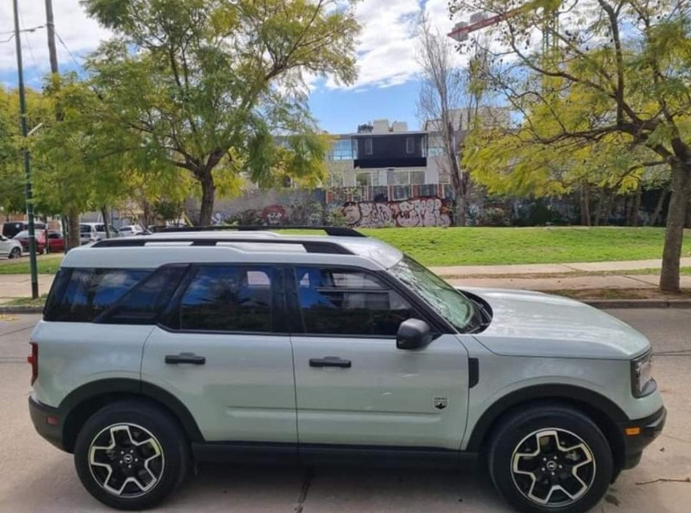 Ford Bronco — foto 7